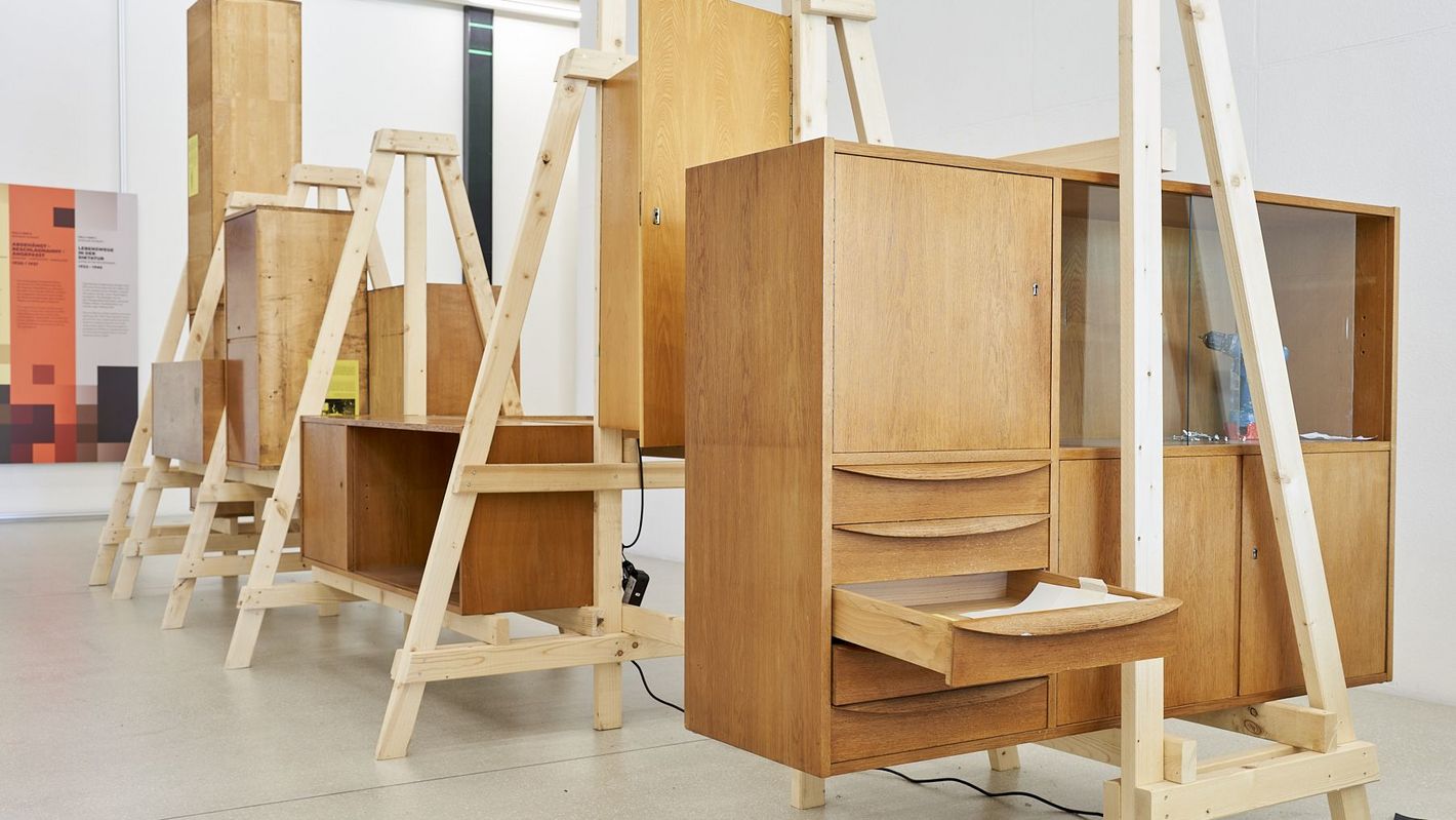 Die Installation „Denkmal über Ehrlichkeit“ im Bauhaus-Museum Weimar
